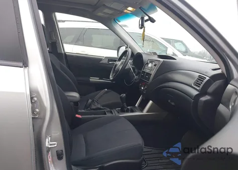 2011 Subaru Forester 2.5X Premium z USA, uszkodzony, nr VIN JF2SHADC3BG717242